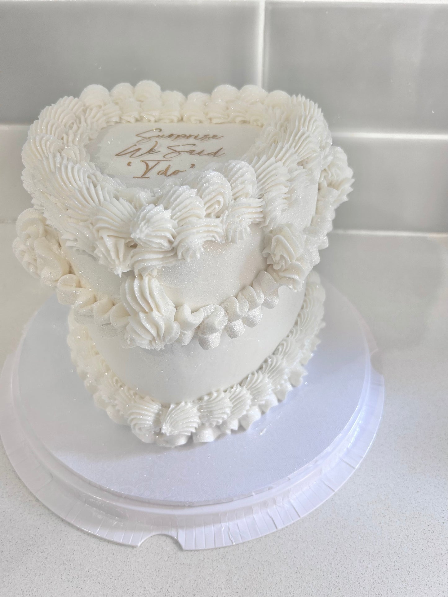 White Retro Heart Cake - Lambeth Piping